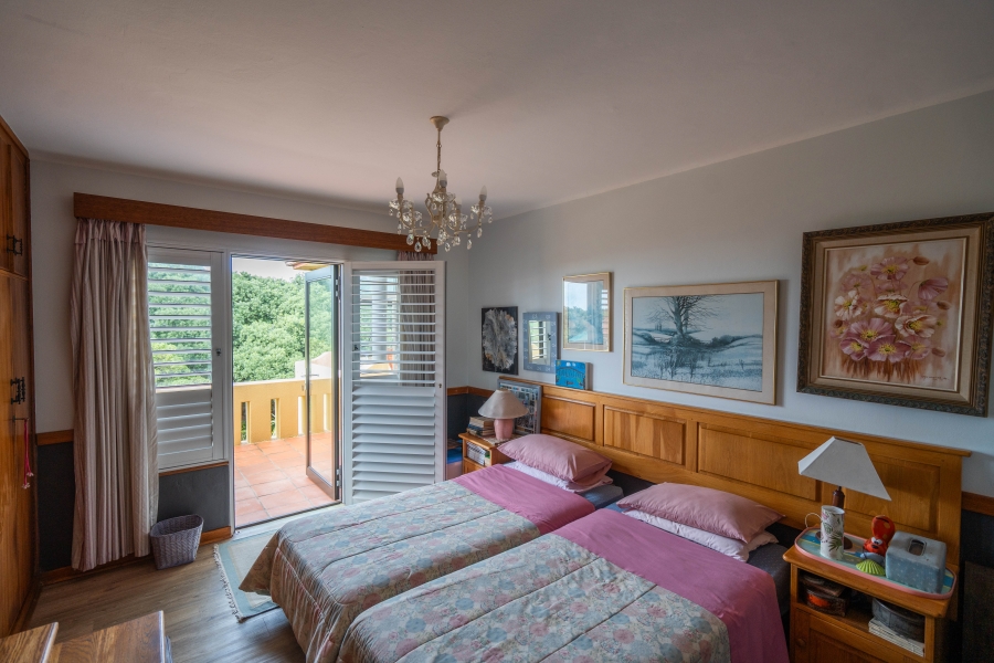 7 Bedroom Property for Sale in West Beach Eastern Cape